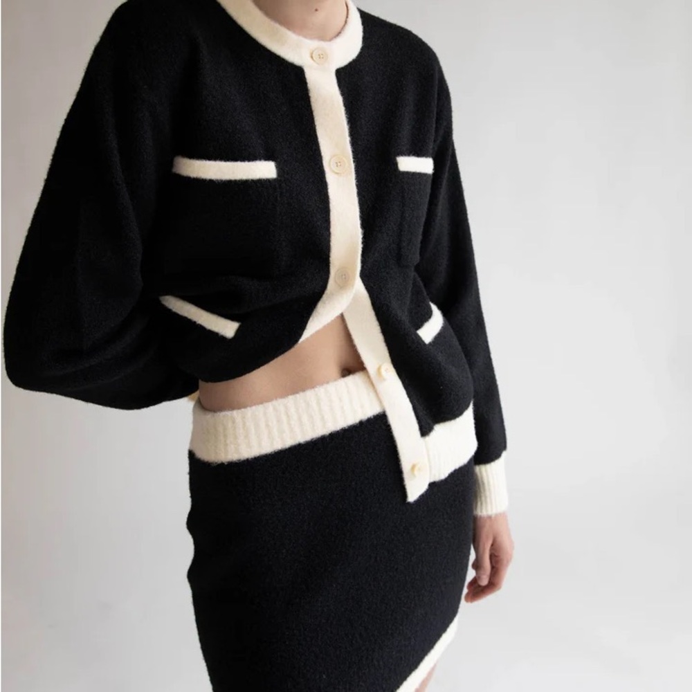 OAK + FORT Black and Cream Women's Elegant Cardigan